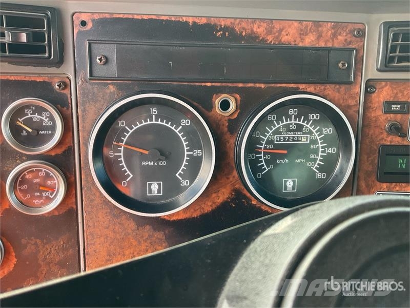 Kenworth T300 Tovornjaki za vodo