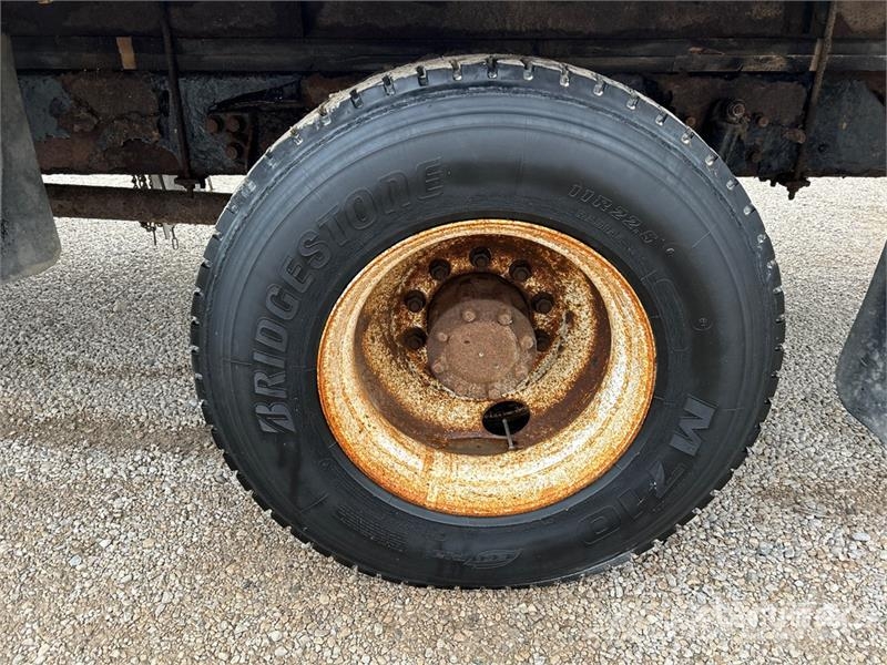 Kenworth T300 Camiones con caja de remolque