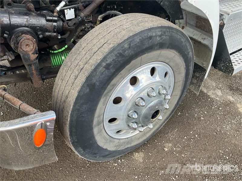 Kenworth T300 Tovornjaki za vodo