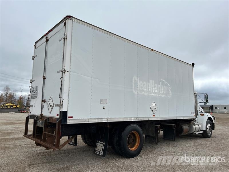 Kenworth T300 Camiones con caja de remolque
