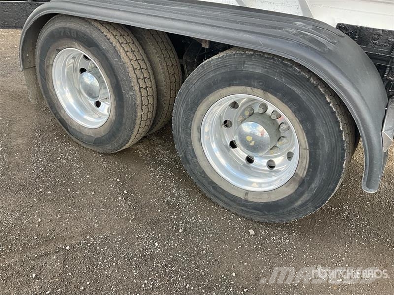 Kenworth T300 Tovornjaki za vodo