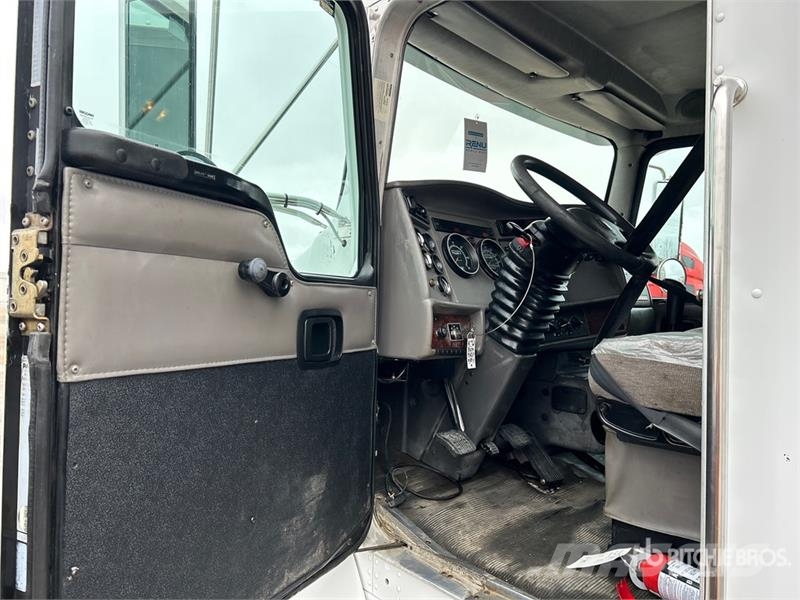 Kenworth T300 Camiones con caja de remolque