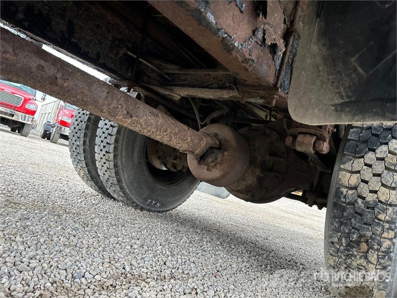 Kenworth T300 Camiones con caja de remolque