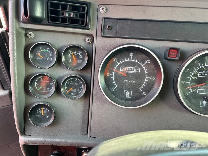 Kenworth T300 Вантажівки для доставки напоїв