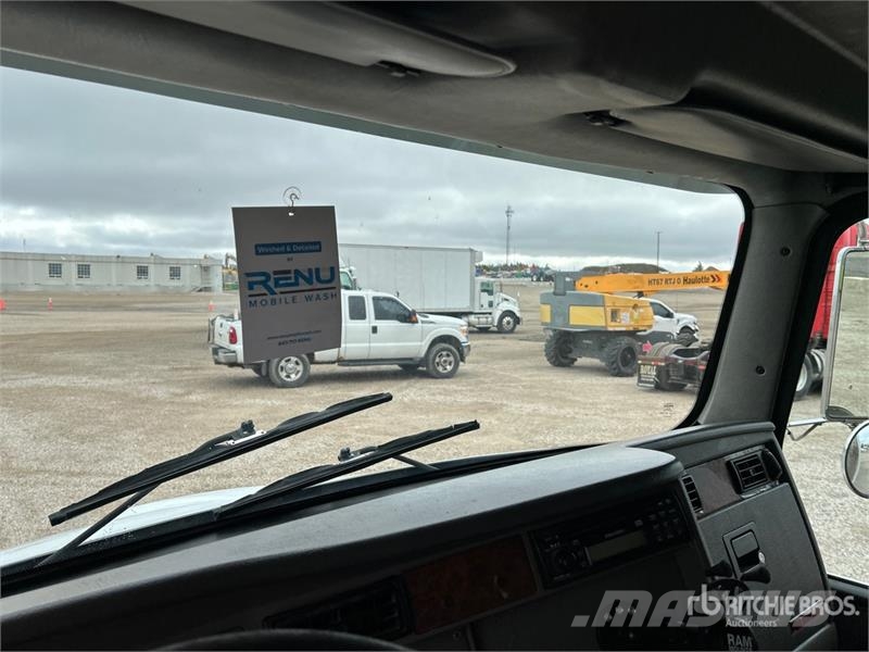 Kenworth T300 Camiones con caja de remolque