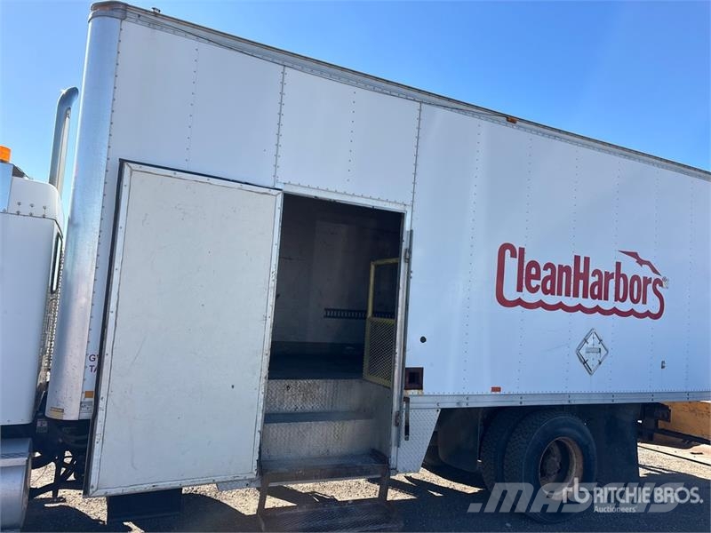 Kenworth T300 Camiones con caja de remolque