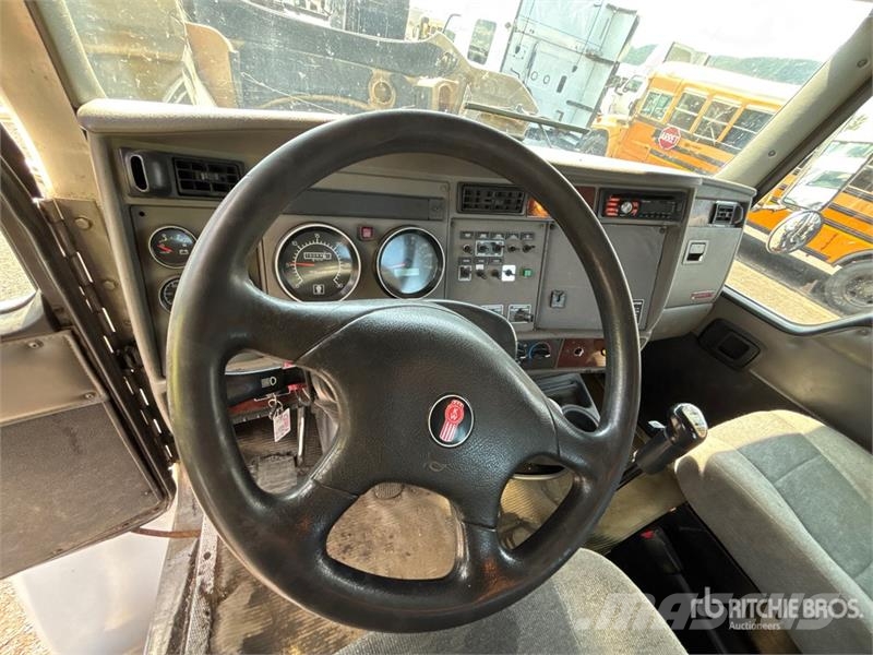 Kenworth T300 Recovery vehicles
