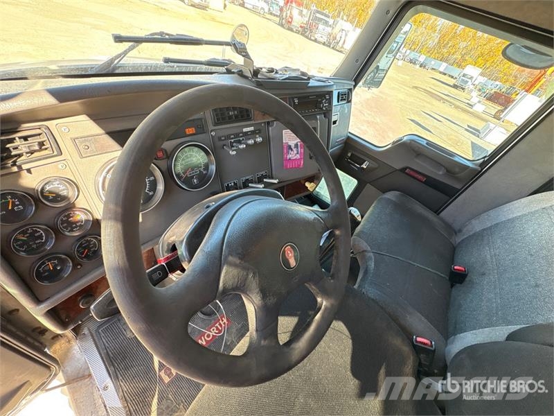 Kenworth T370 Camiones caja cerrada