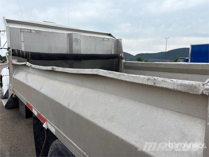 Kenworth T370 4x2 S/A Dump Truck شاحنات قلابة