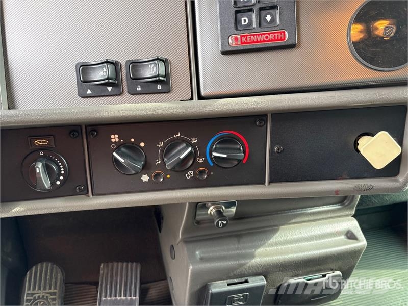 Kenworth T370 4x2 S/A Dump Truck شاحنات قلابة