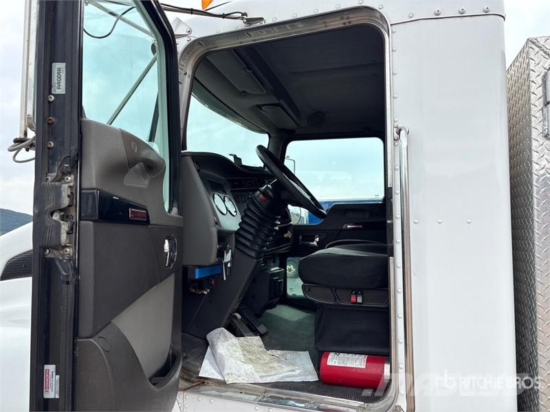Kenworth T370 4x2 S/A Dump Truck شاحنات قلابة