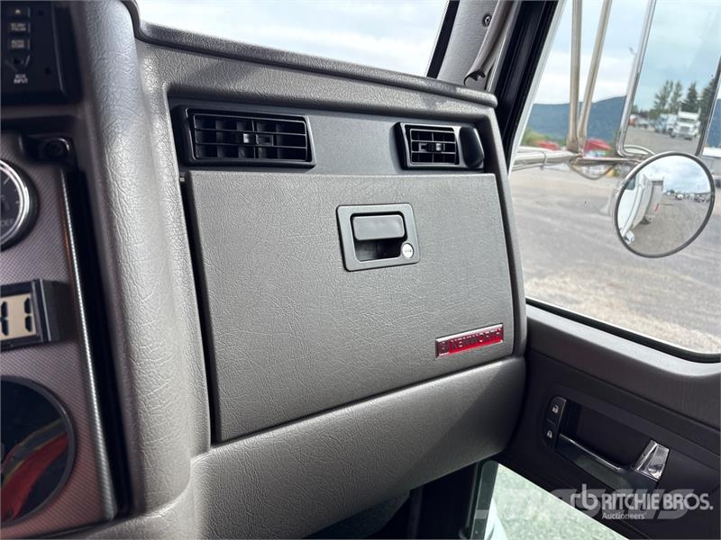 Kenworth T370 4x2 S/A Dump Truck شاحنات قلابة