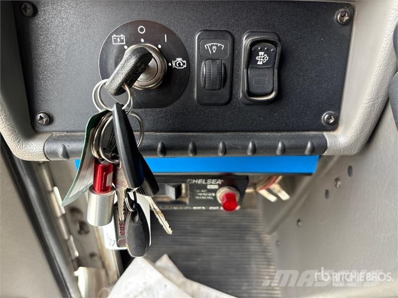 Kenworth T370 4x2 S/A Dump Truck شاحنات قلابة