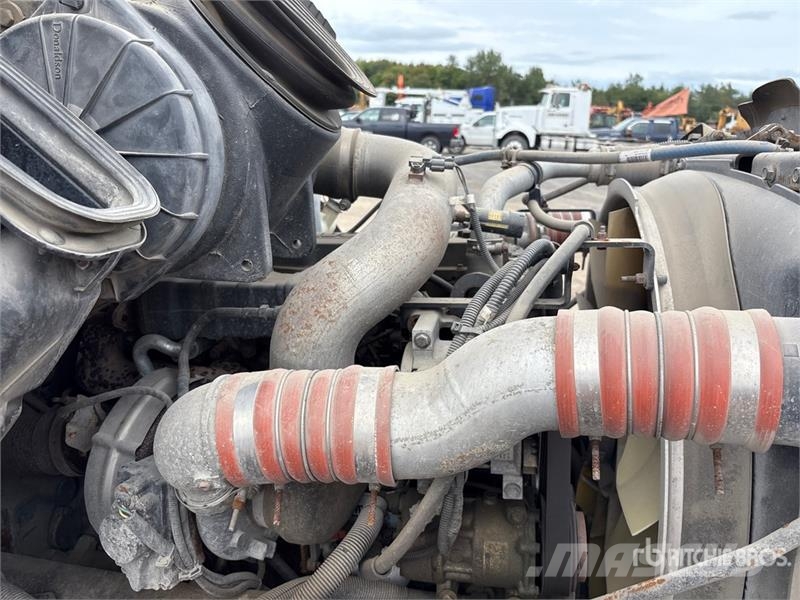 Kenworth T370 4x2 S/A Dump Truck شاحنات قلابة