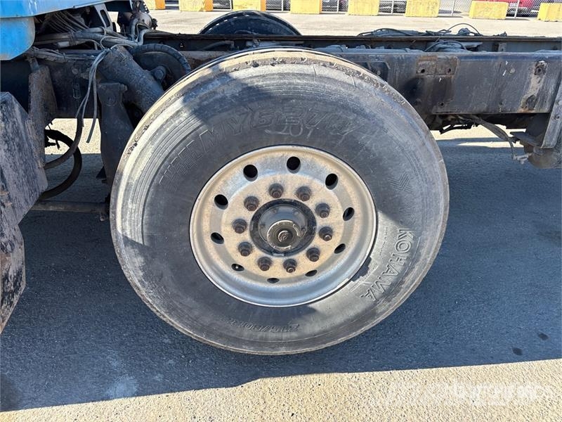 Kenworth T400 8x4 Twin-Steer Cab and Chassis Kabine i unutrašnjost
