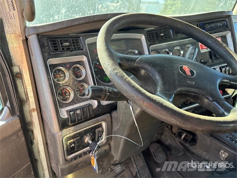Kenworth T400 8x4 Twin-Steer Cab and Chassis Kabine i unutrašnjost