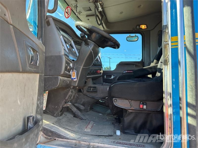 Kenworth T400 8x4 Twin-Steer Cab and Chassis Kabine i unutrašnjost