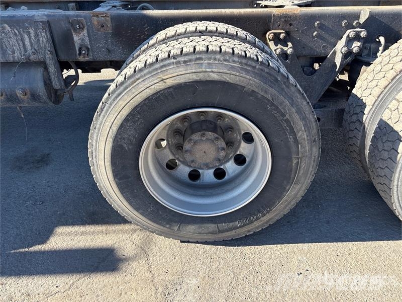 Kenworth T400 8x4 Twin-Steer Cab and Chassis Kabine i unutrašnjost