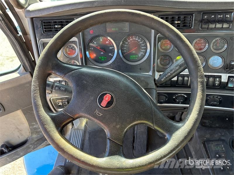 Kenworth T400 8x4 Twin-Steer Cab and Chassis Kabine i unutrašnjost