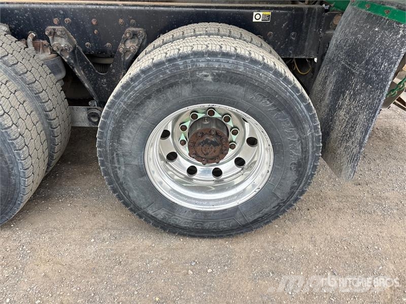 Kenworth T440 6x4 Snow Plow Truck Municipal / general purpose vehicles