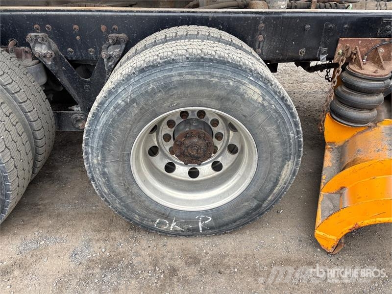 Kenworth T440 6x4 Snow Plow Truck Municipal / general purpose vehicles
