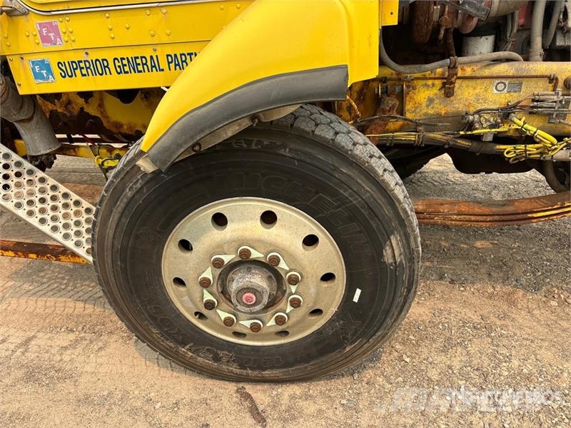 Kenworth T470 6x4 Cab and Chassis (Inoperable) Kabinen