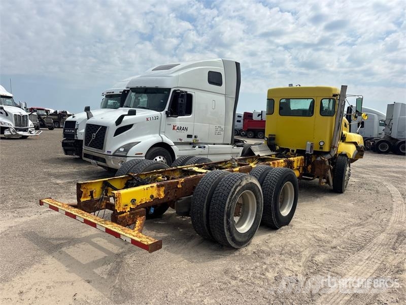 Kenworth T470 6x4 Cab and Chassis (Inoperable) Kabinen