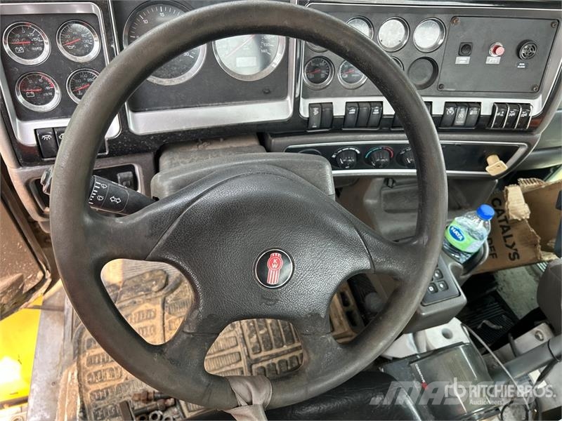 Kenworth T470 6x4 Cab and Chassis (Inoperable) Kabinen