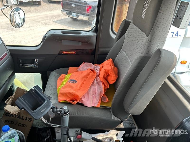 Kenworth T470 6x4 Cab and Chassis (Inoperable) Kabinen