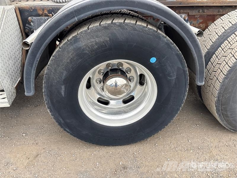 Kenworth T600 Sadulveokid