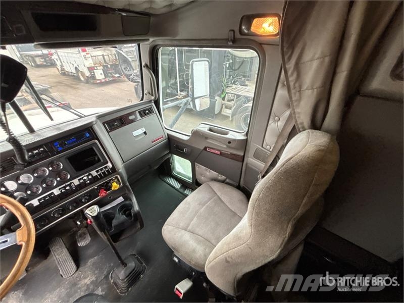 Kenworth T600 Sadulveokid