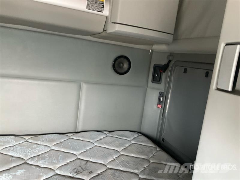 Kenworth T680 Vetopöytäautot