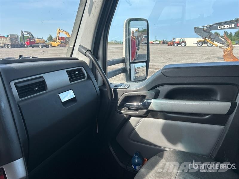 Kenworth T680 Vetopöytäautot