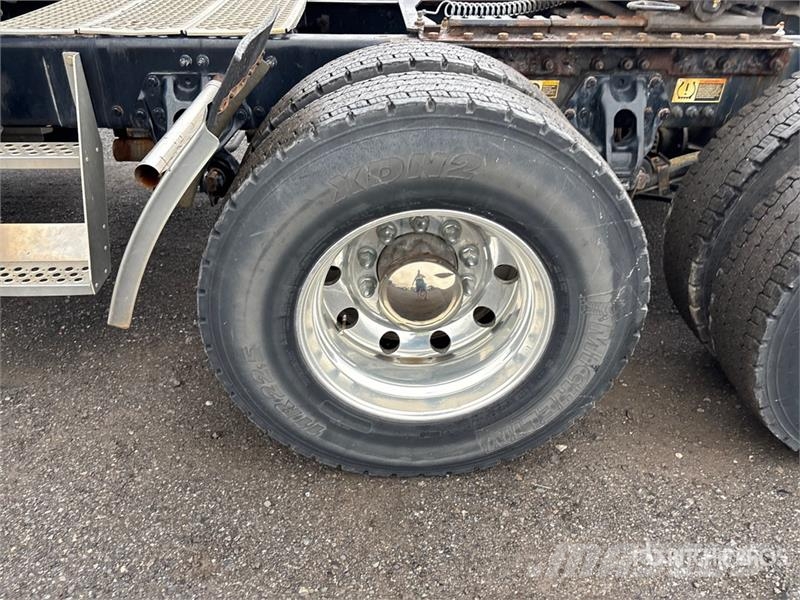 Kenworth T680 Vetopöytäautot