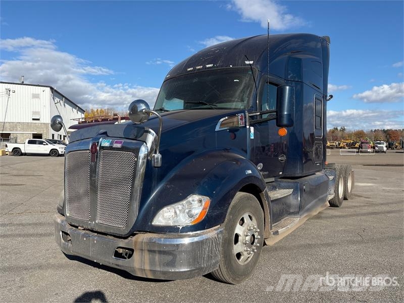 Kenworth T680 وحدات الجر