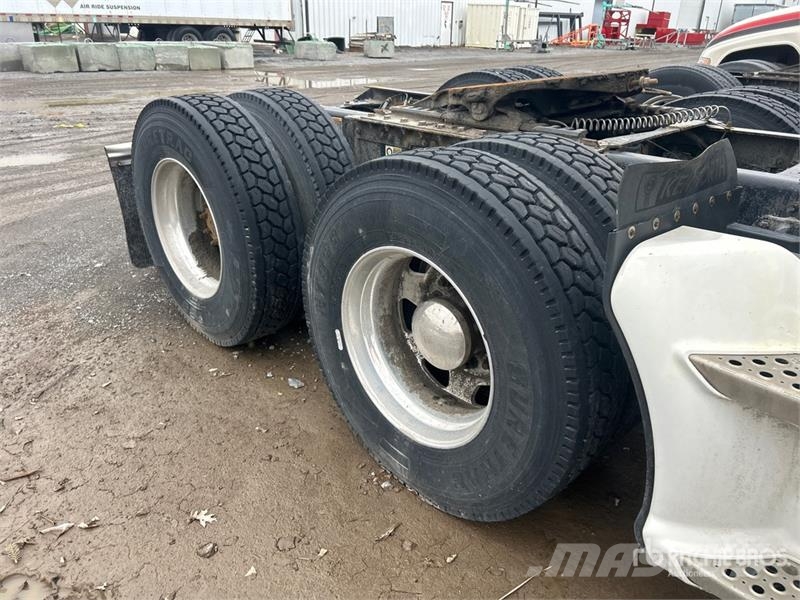Kenworth T680 Vetopöytäautot