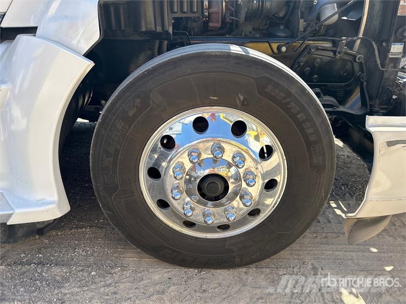 Kenworth T680 Vetopöytäautot