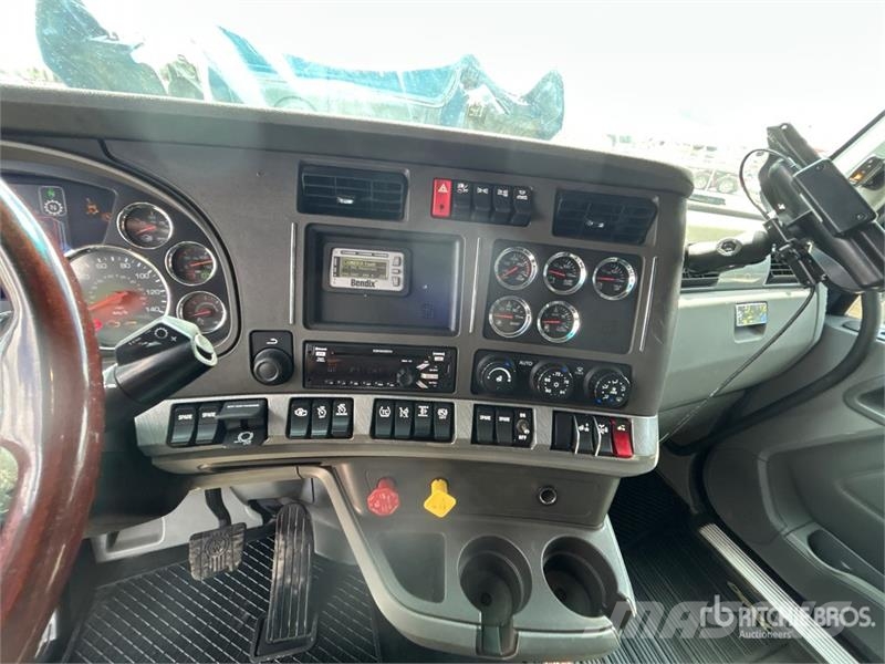 Kenworth T680 Vetopöytäautot