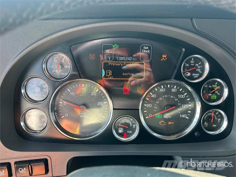 Kenworth T680 Vetopöytäautot