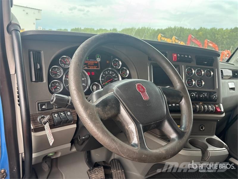 Kenworth T680 Vetopöytäautot
