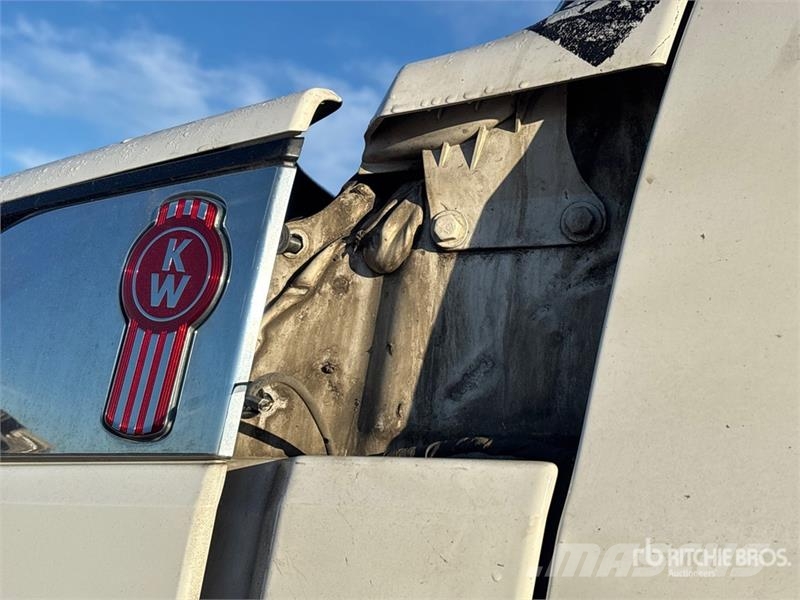 Kenworth T680 وحدات الجر