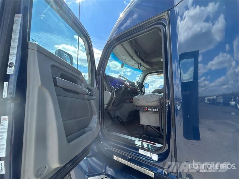 Kenworth T680 Vetopöytäautot