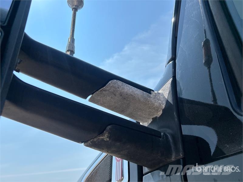 Kenworth T680 Vetopöytäautot