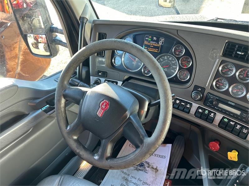 Kenworth T680 Vetopöytäautot