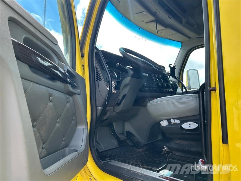 Kenworth T680 Vetopöytäautot