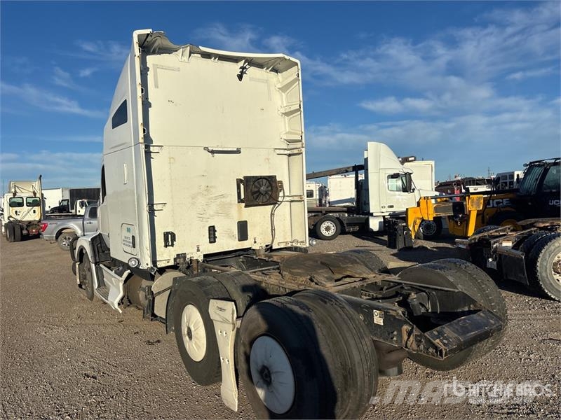 Kenworth T680 وحدات الجر