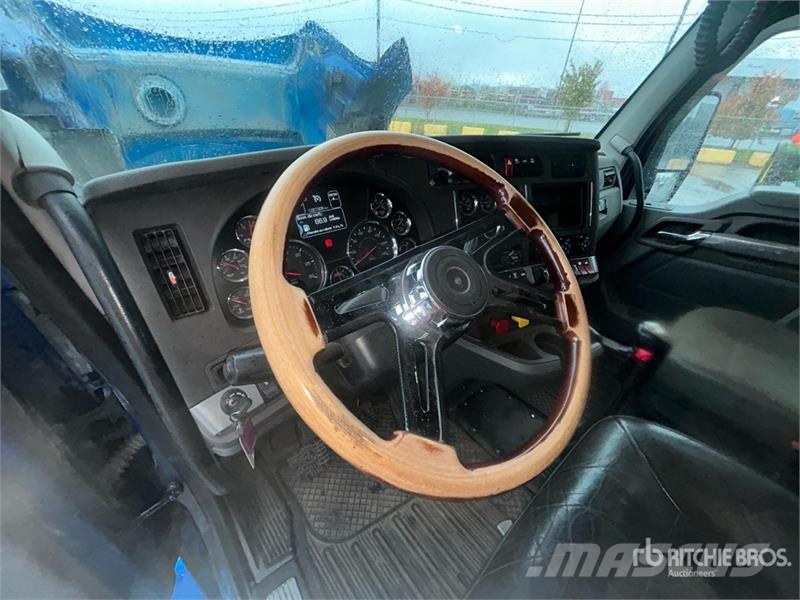 Kenworth T680 Naudoti vilkikai
