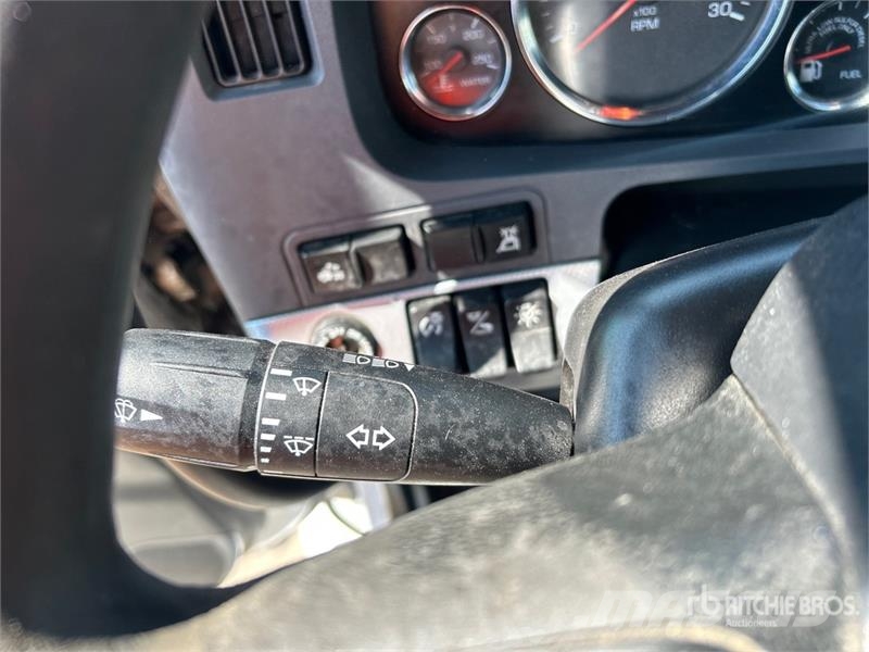 Kenworth T680 Vetopöytäautot