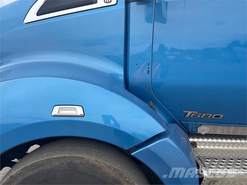 Kenworth T680 Vetopöytäautot
