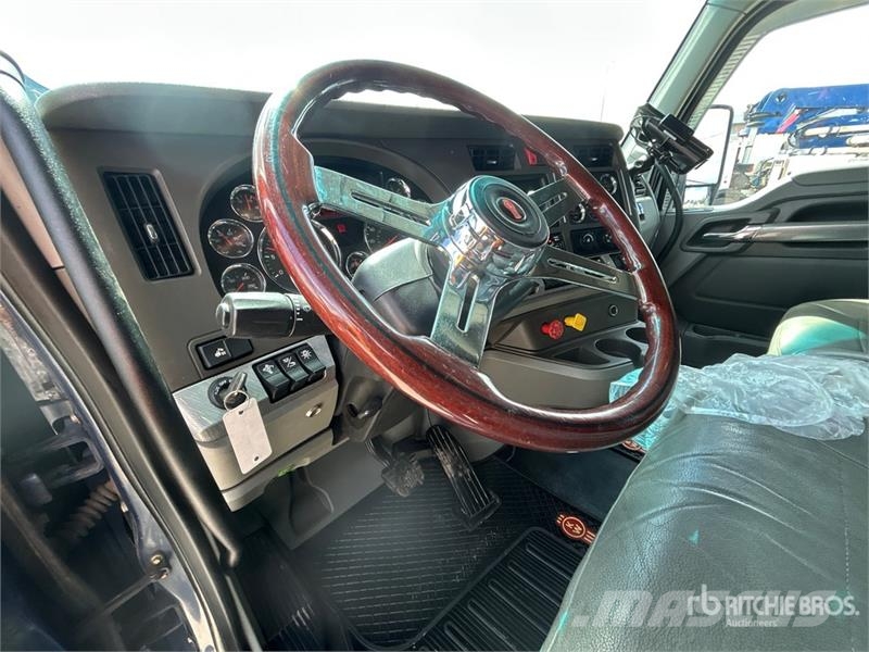 Kenworth T680 Vetopöytäautot